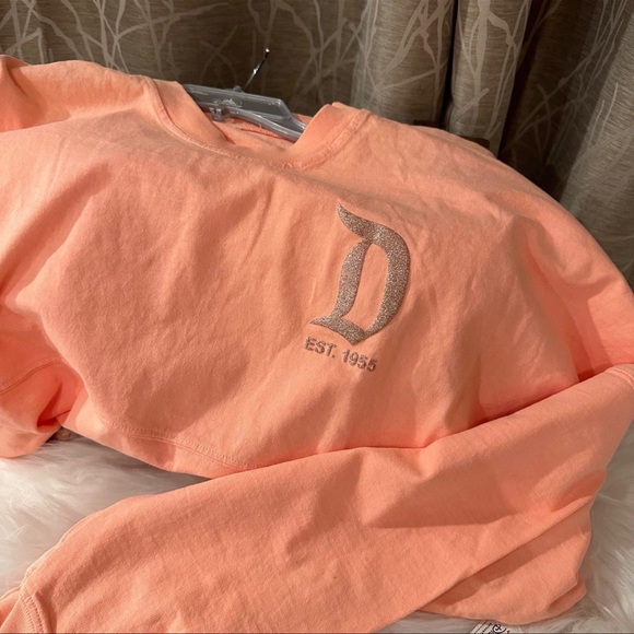 DISNEY DISNEYLAND MICKEY ROSE GOLD SPIRIT JERSEY ADULT NWT FIRST RELEASE MEDIUM - Picture 2 of 8